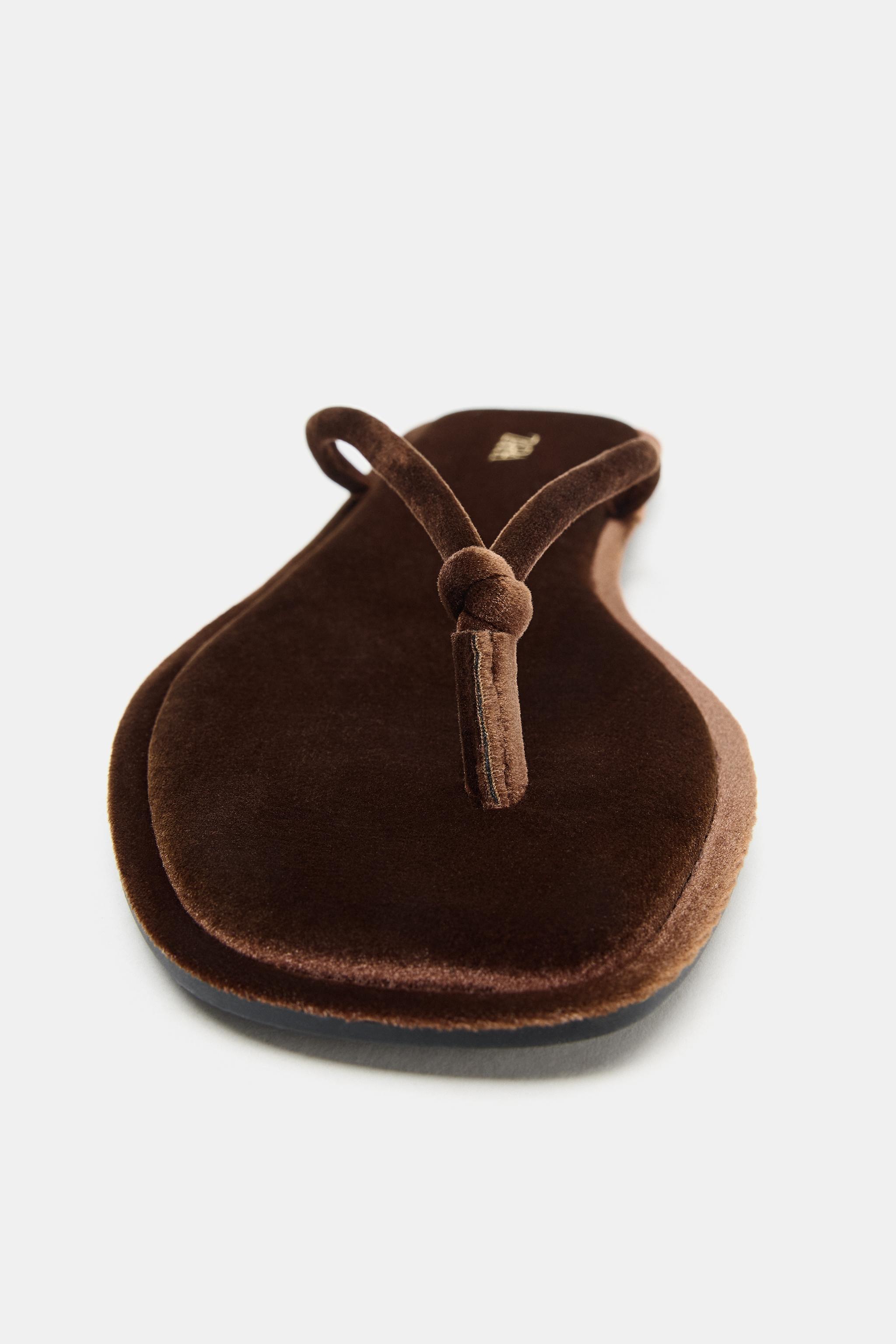 VELVET EFFECT FLAT SANDALS